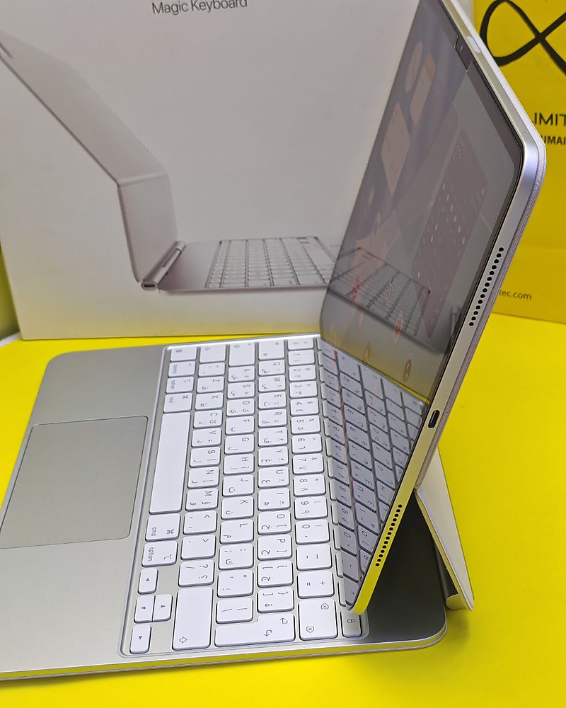 Apple Magic Keyboard 13 M4/M5 White – Used Like New