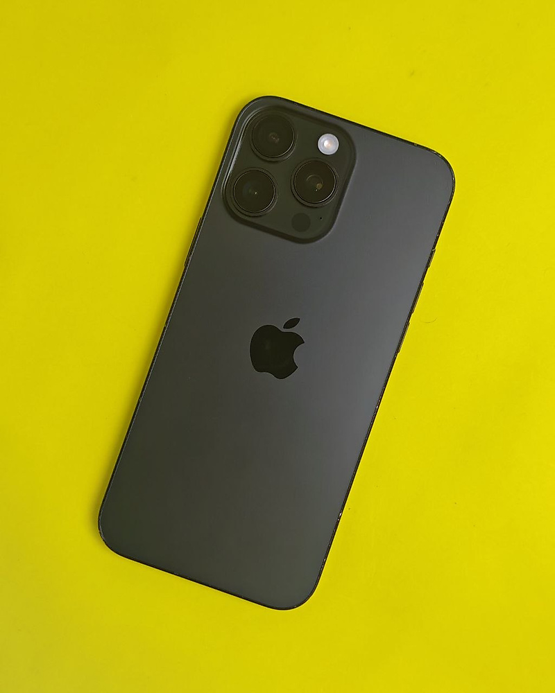 ايفون 16 برو ماكس – 256 جيجا – تيتانيوم أسود بطارية 90%