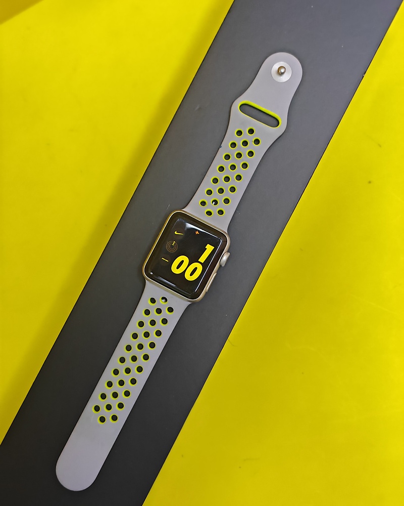 Apple Watch Nike+ Series 2 42mm Silver Aluminum – With Box Used Clean