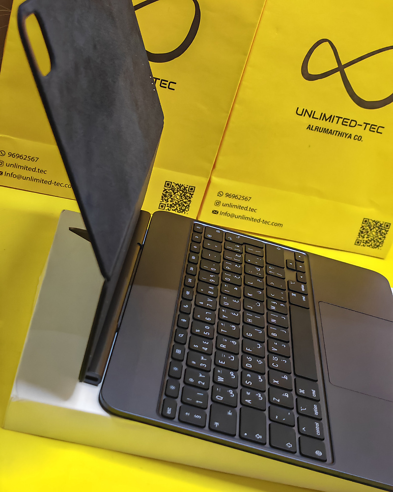 Apple Magic Keyboard for iPad Pro 13-inch (M4 / M5) Arabic / English Black With Box Used Like New