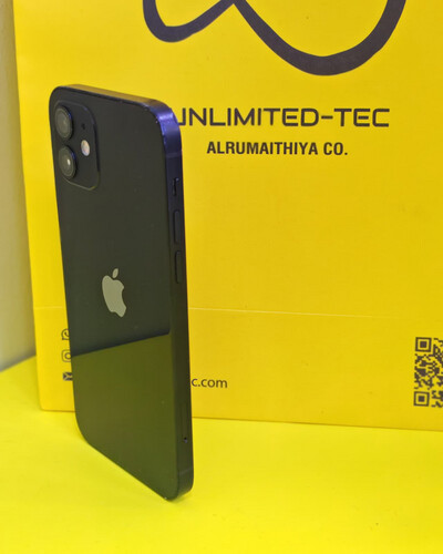 ايفون 12 – 128 جيجا – أسود – نسبة البطارية 100% – مستعمل نظيف