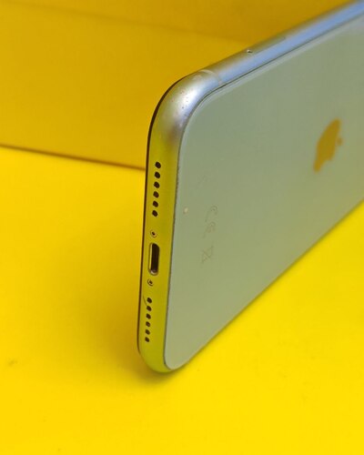 ايفون 11 – 128 جيجا – أخضر – نسبة البطارية 87% – مستعمل نظيف