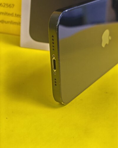 ايفون 13 – 512 جيجا – أسود بطارية 83% مستعمل نظيف