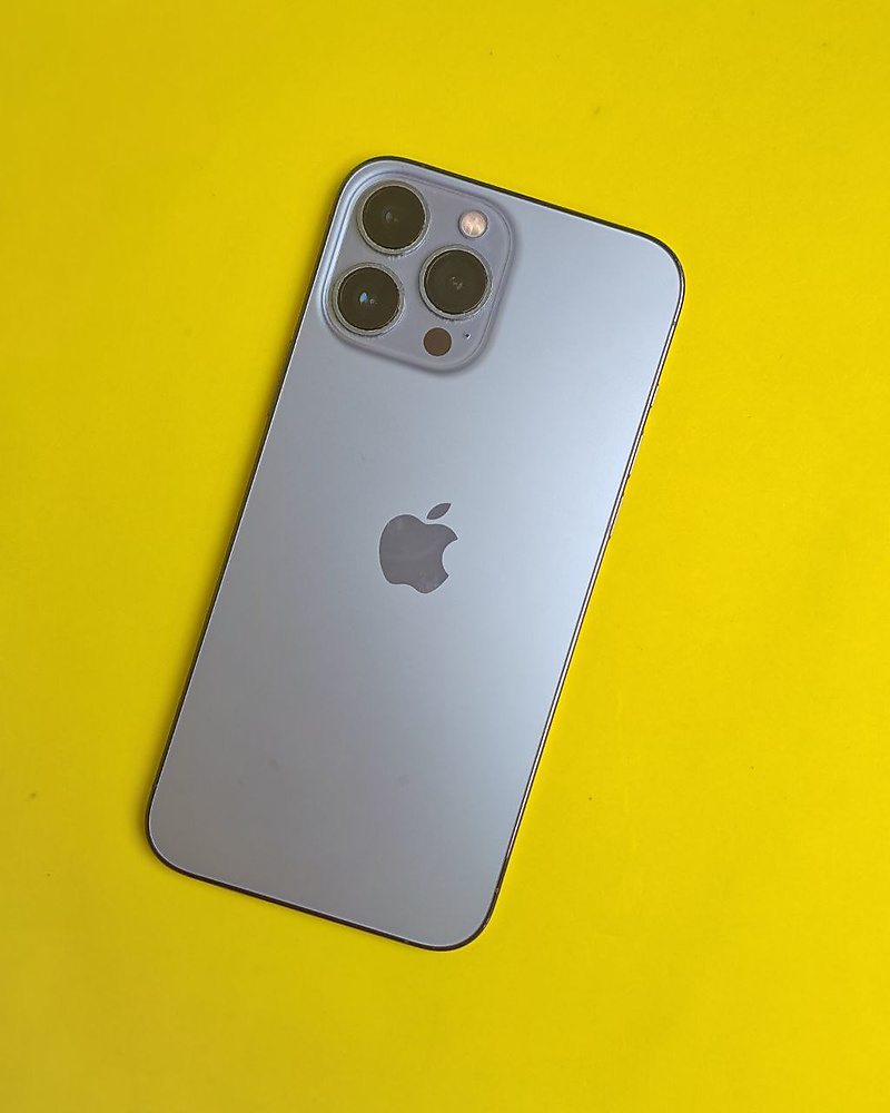 ايفون 13 برو ماكس – 256 جيجا – أزرق بطارية 100% مستعمل نظيف