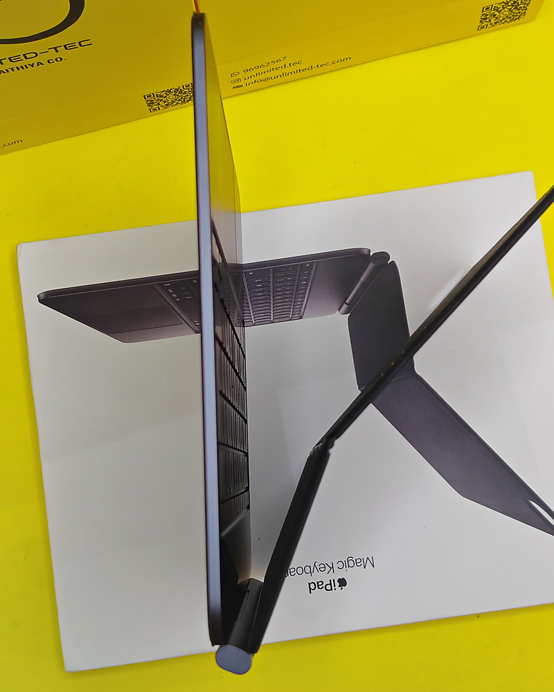 Apple Magic Keyboard for iPad Pro 13-inch (M4 / M5) Arabic / English Black With Box Used Like New