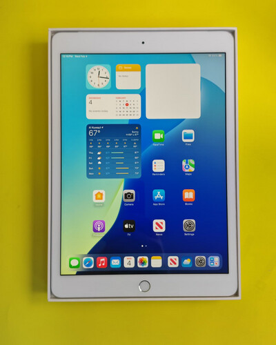 iPad 8th Generation 32GB White – Used Like New