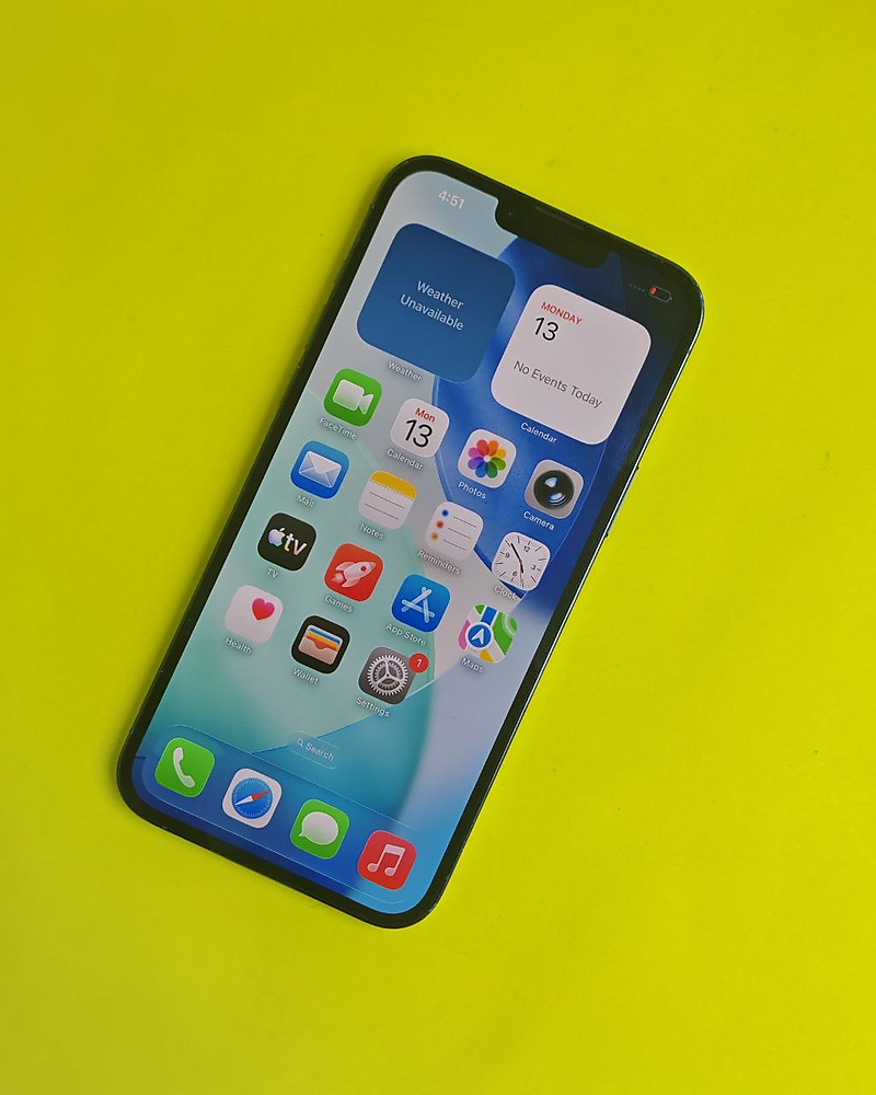 ايفون 13 برو ماكس – 256 جيجا – أزرق بطارية 100% مستعمل نظيف