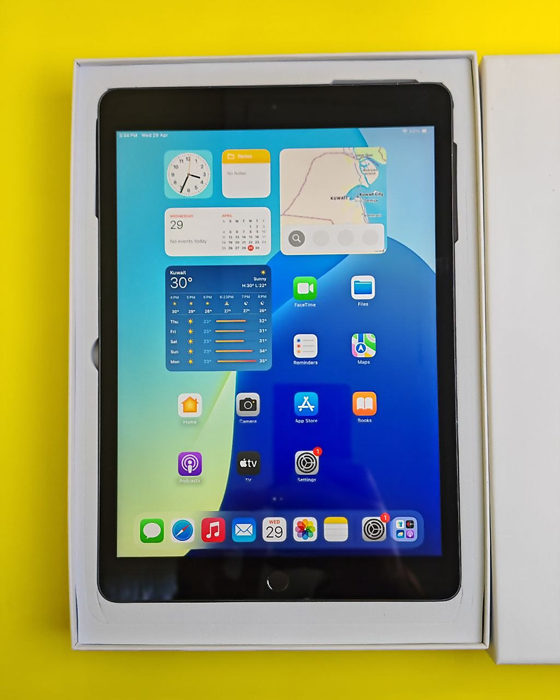 iPad 9th Gen 64GB Gray WiFi used like new original condition