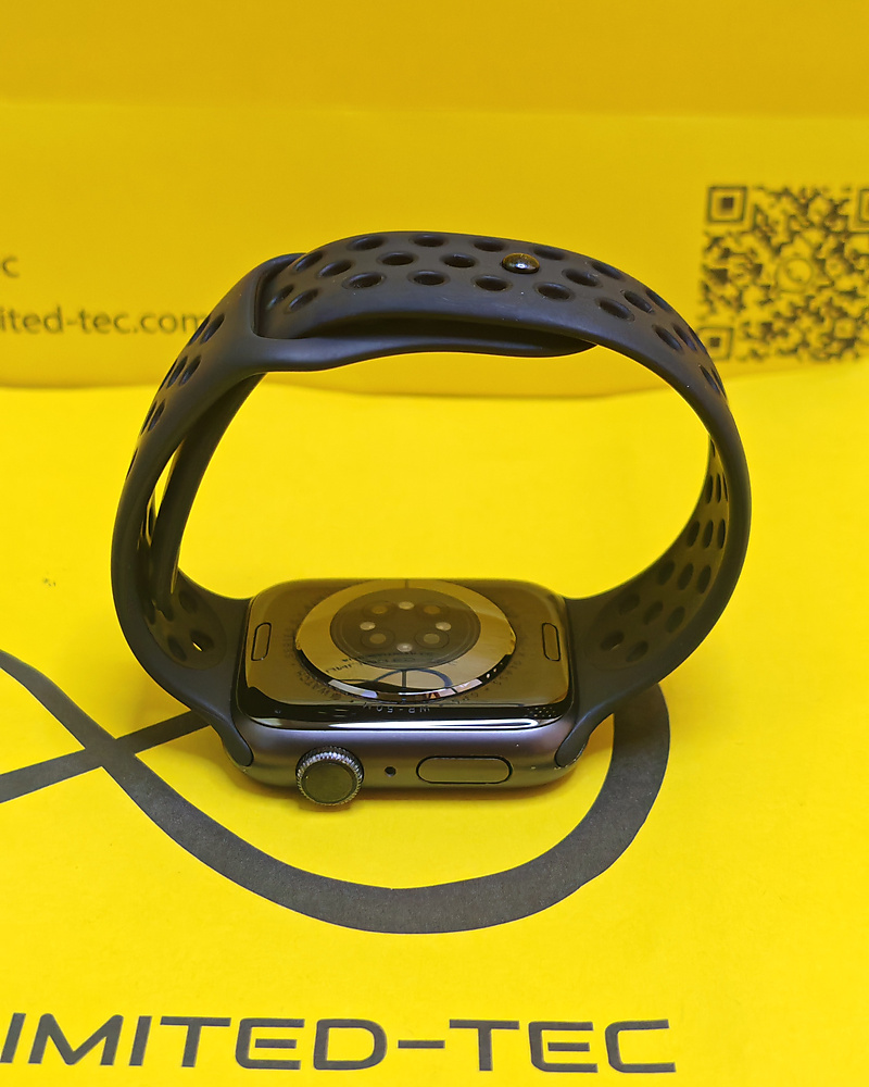 Apple Watch Series 6 44mm Space Gray Aluminum (Nike) – Used Like New