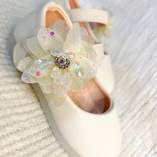 حذاء بناتي