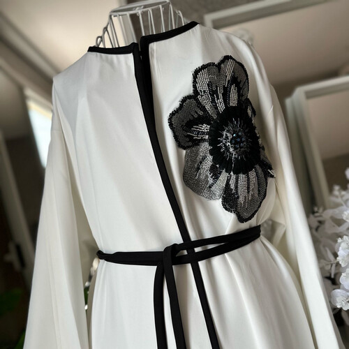 كارديقان ورد شك اسود ابيض