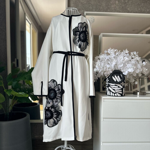 كارديقان ورد شك اسود ابيض