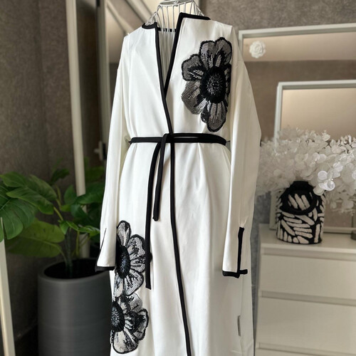 كارديقان ورد شك اسود ابيض