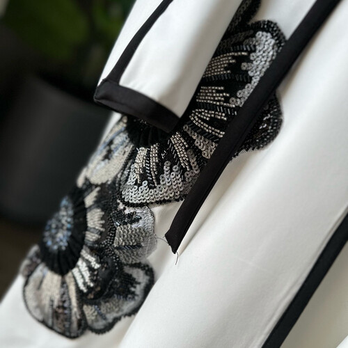 كارديقان ورد شك اسود ابيض