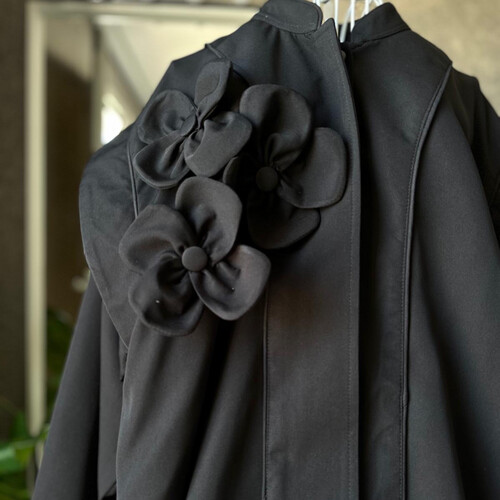 قميص ورد اسود