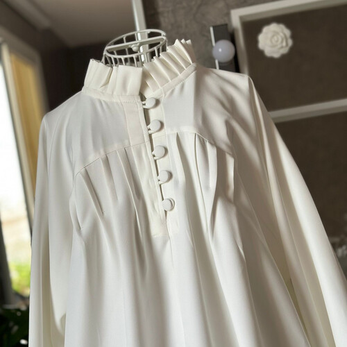 victorian collar  off white