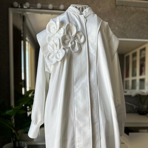 قميص ورد بارز اوف وايت