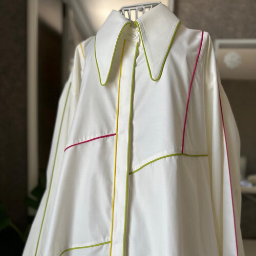 قميص بريم ملون