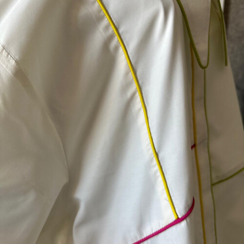 قميص بريم ملون