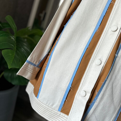 قميص ثلاثي الالوان