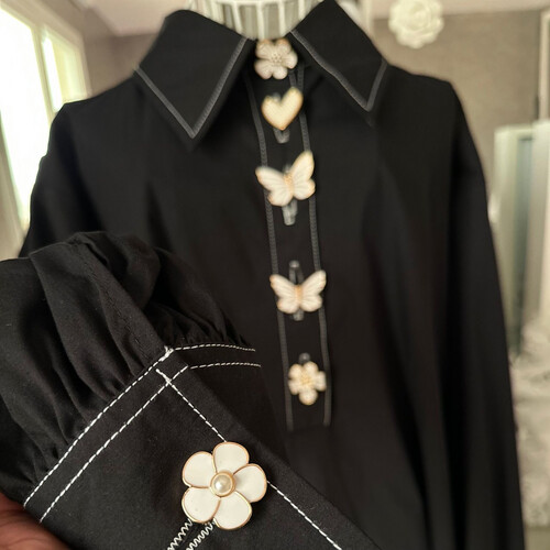 قميص زراير وورد