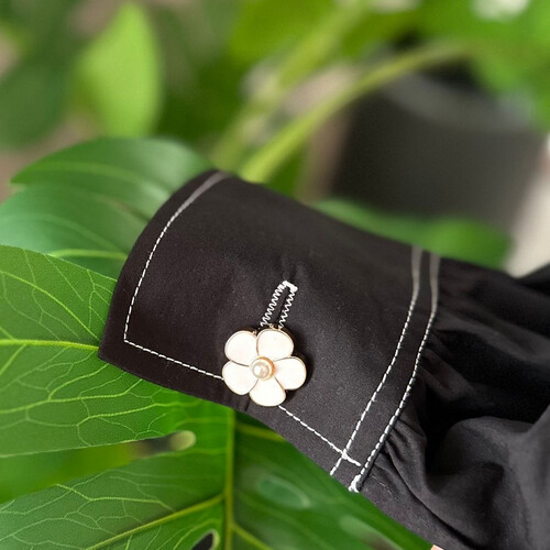 قميص زراير وورد