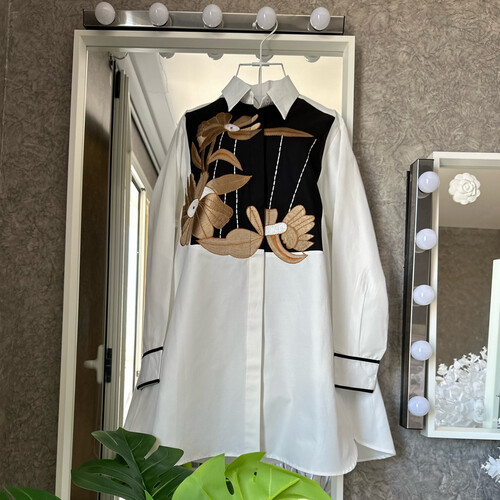 قميص تطريز ذهبي واسود