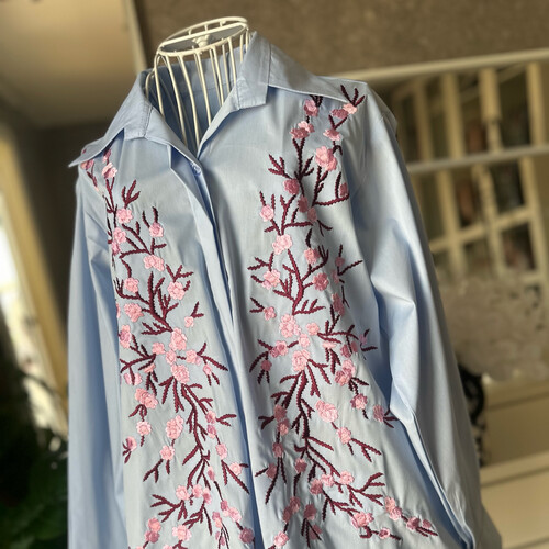 قميص زهرة الكرز اليايانية سماوي