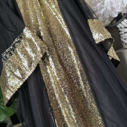 دراعة الثوب لون ذهبي