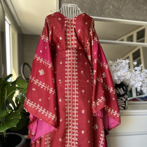 دراعة شيفون مطرز احمر وفوشي