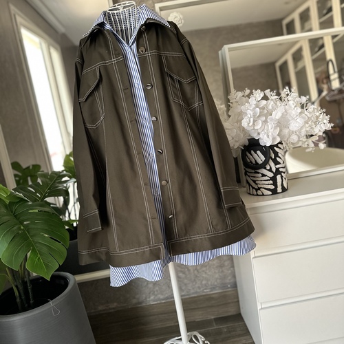 قميص الجاكيت زيتي