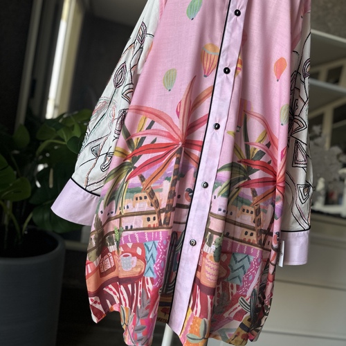 قميص السعادة