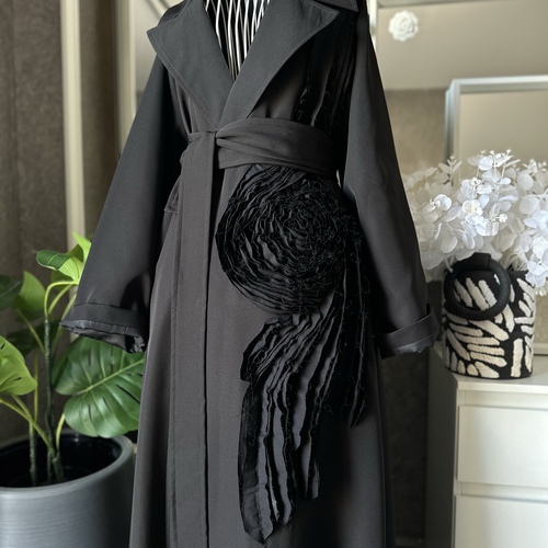 عباية بليزر ورده شك-اسود