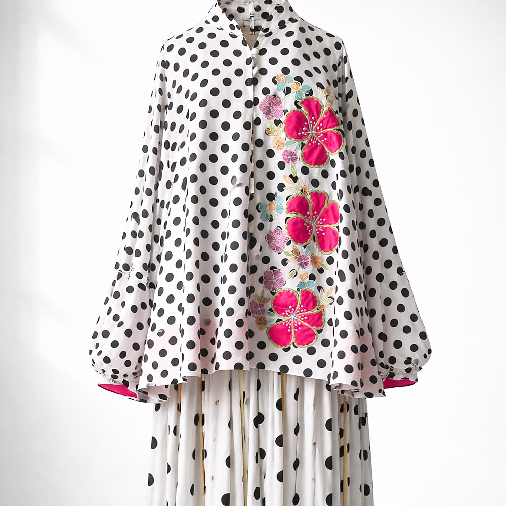 بدله قطن منقط مطرز