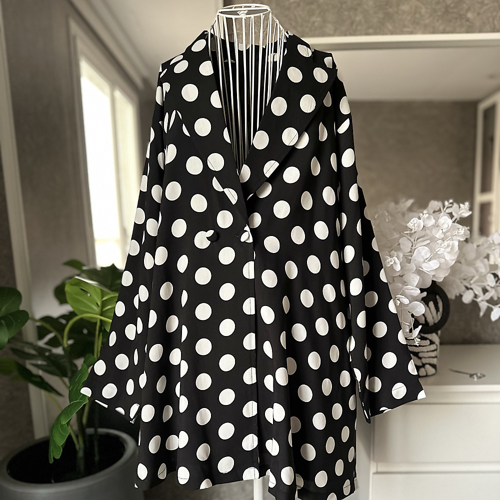 set blazer and skirt