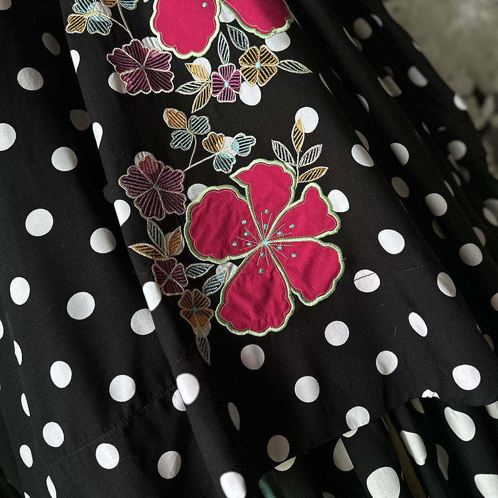 flowers polkadot