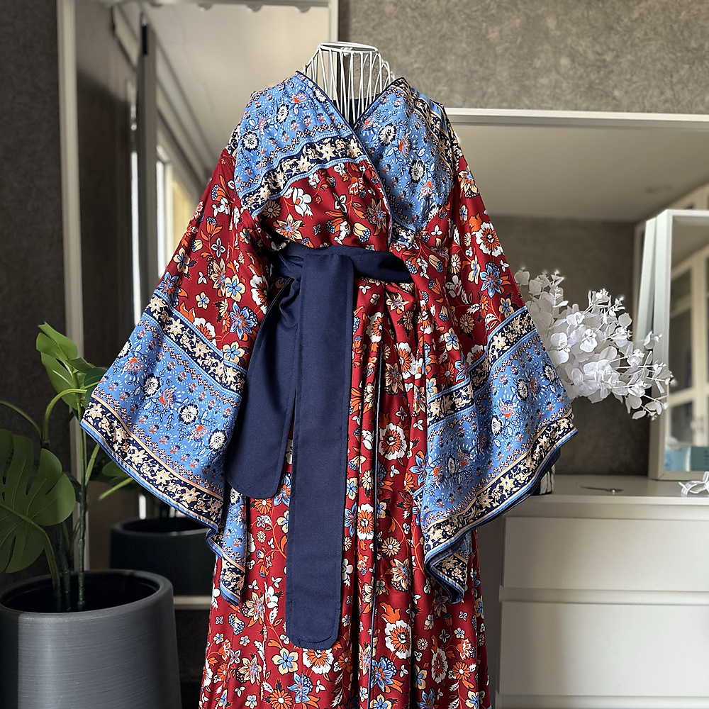 japanese kimono blue red