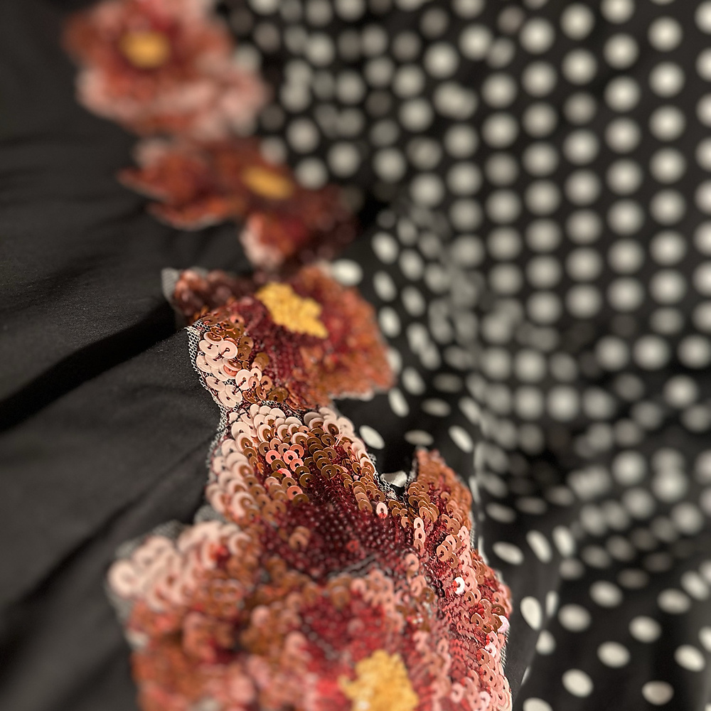 polka red flower