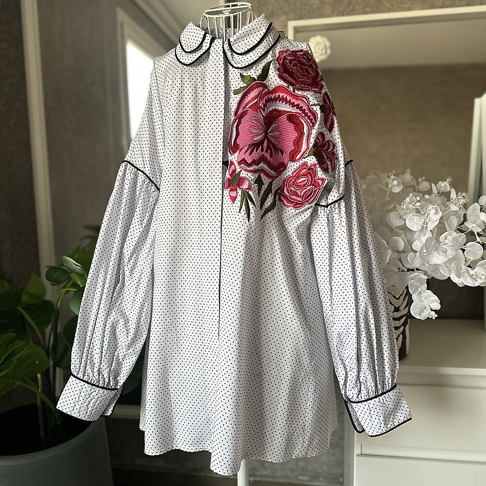 embroidery roses top