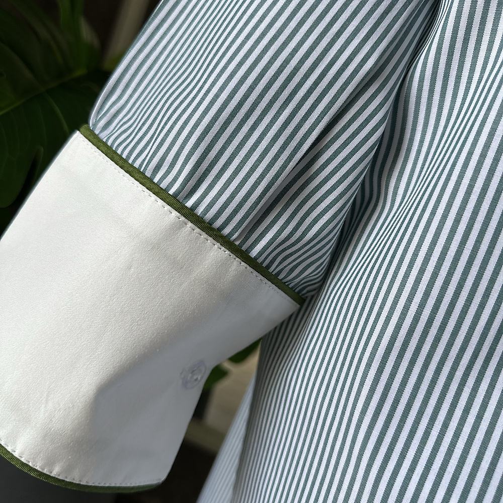 green stripe collar