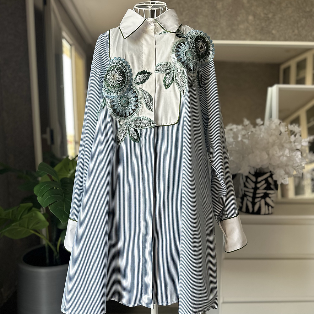 green stripe collar
