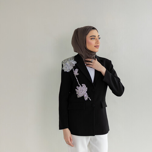 بليزر باللون الأسود مع كريستال