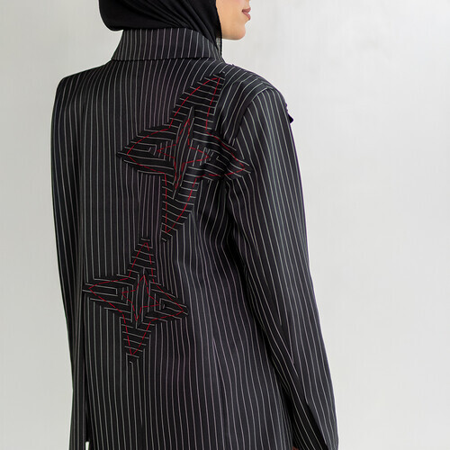 سترة طويلة مصنوعة يدويًا