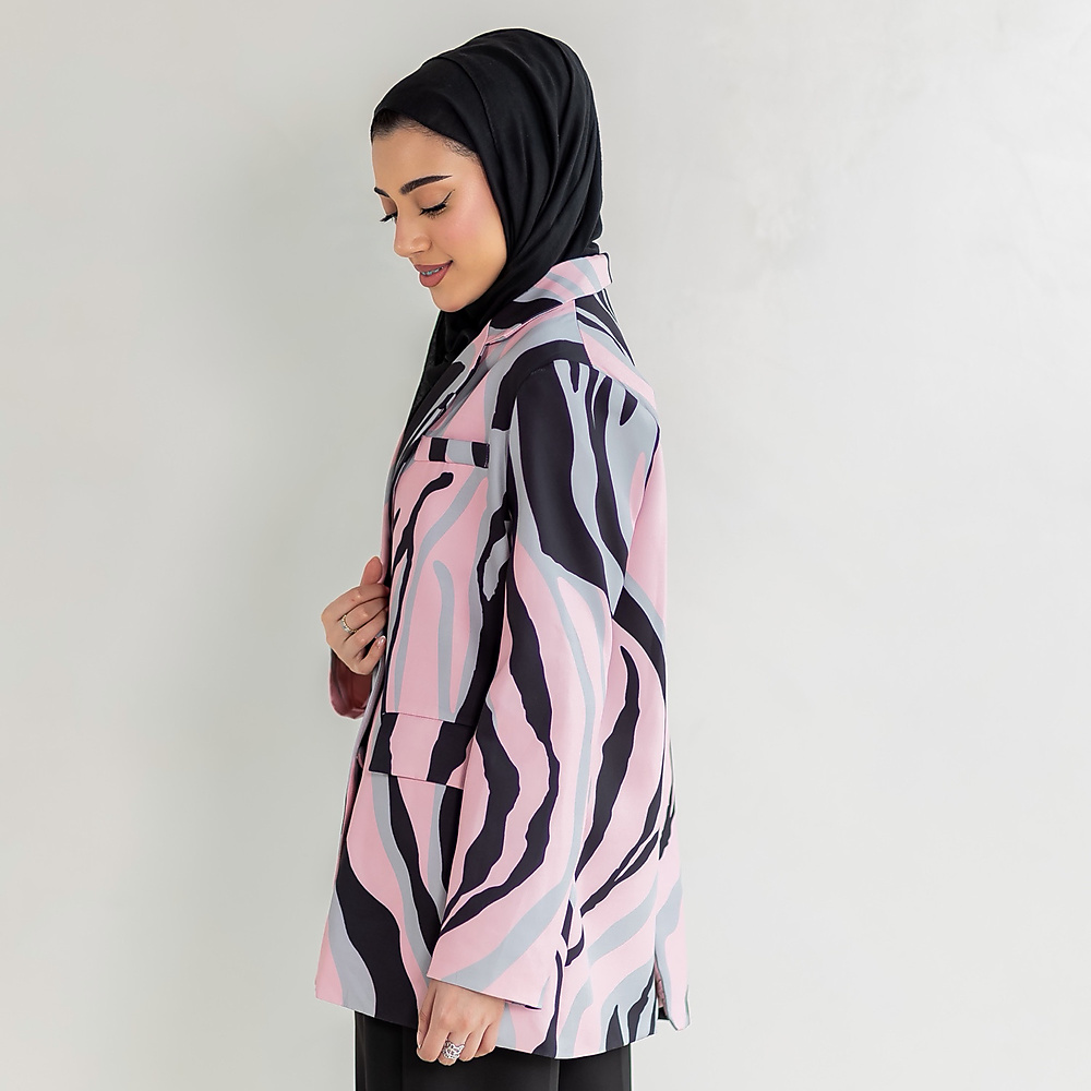 سترة مطبوعة ملونة