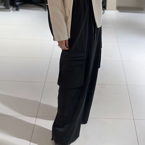 طقم بدلة نسائية من قطعتين: استمتعي بإطلالة رياضية عصرية