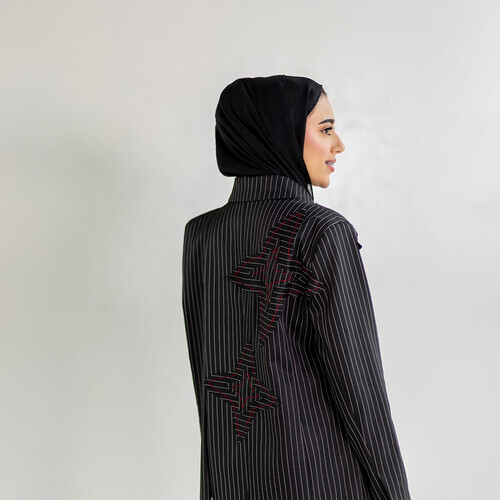 سترة طويلة مصنوعة يدويًا