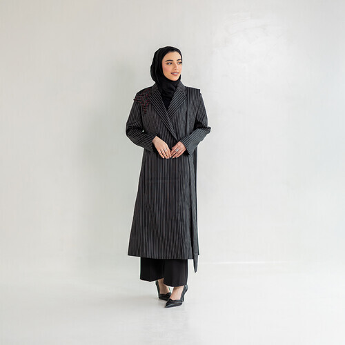 سترة طويلة مصنوعة يدويًا