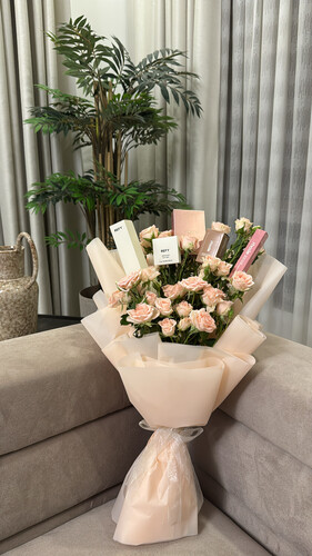 ✨ Glimzy bouquet baby pink