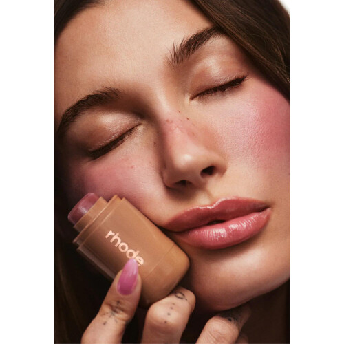 Sleepy girl بلشر كريمي