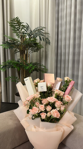 ✨ Glimzy bouquet baby pink